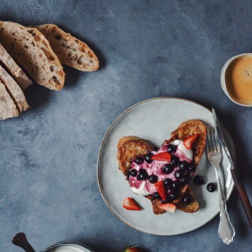 French toast arme riddere med blåbær og skyr