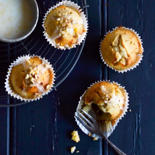 citronmuffins med marcipan og kardemomme