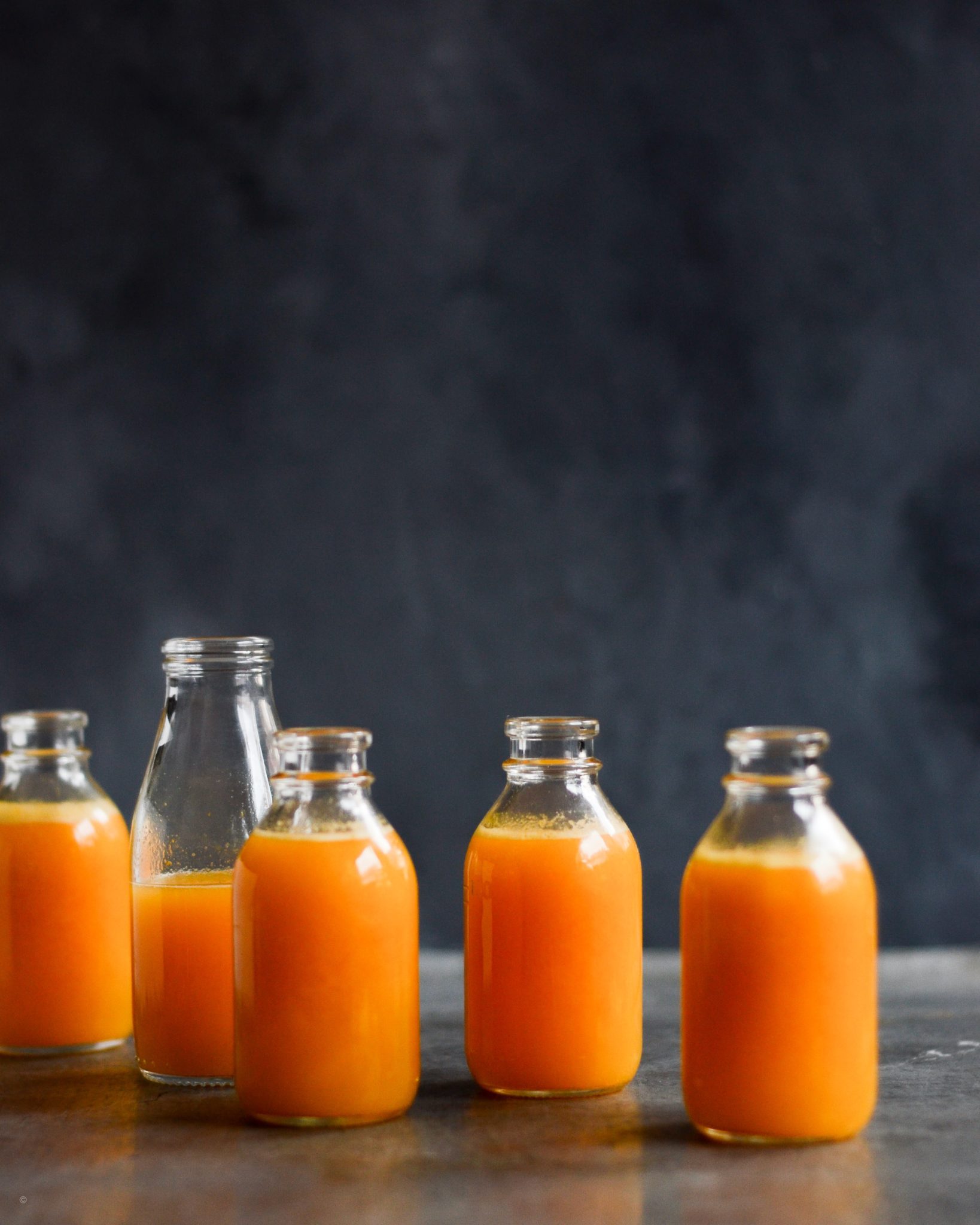 appelsinjuice-med-graeskar-