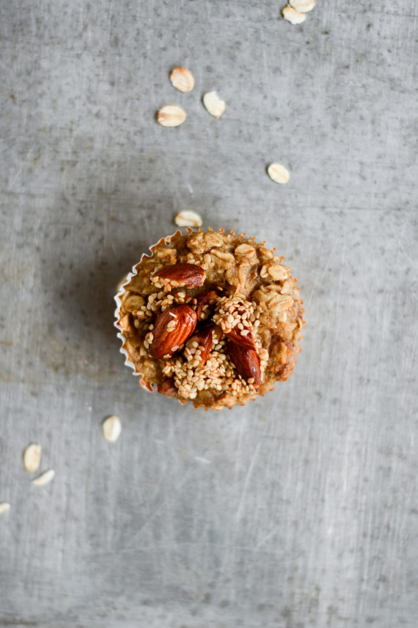 havregroedsmuffins med banan og mandler