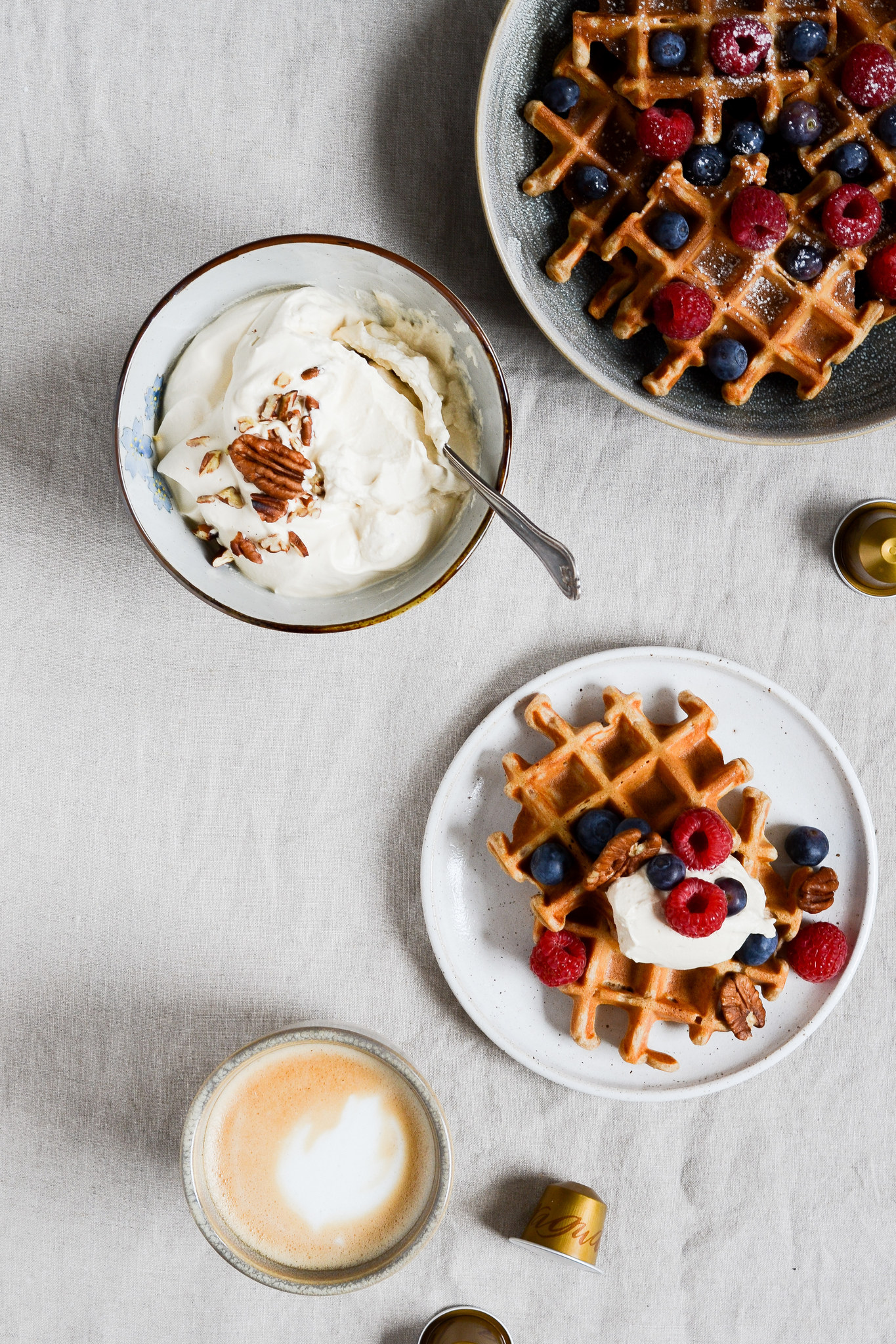 Fuldkornsvafler med kaffecreme