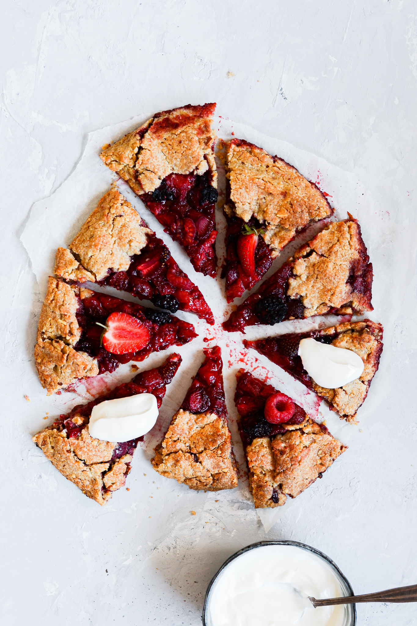 Sød galette med bær
