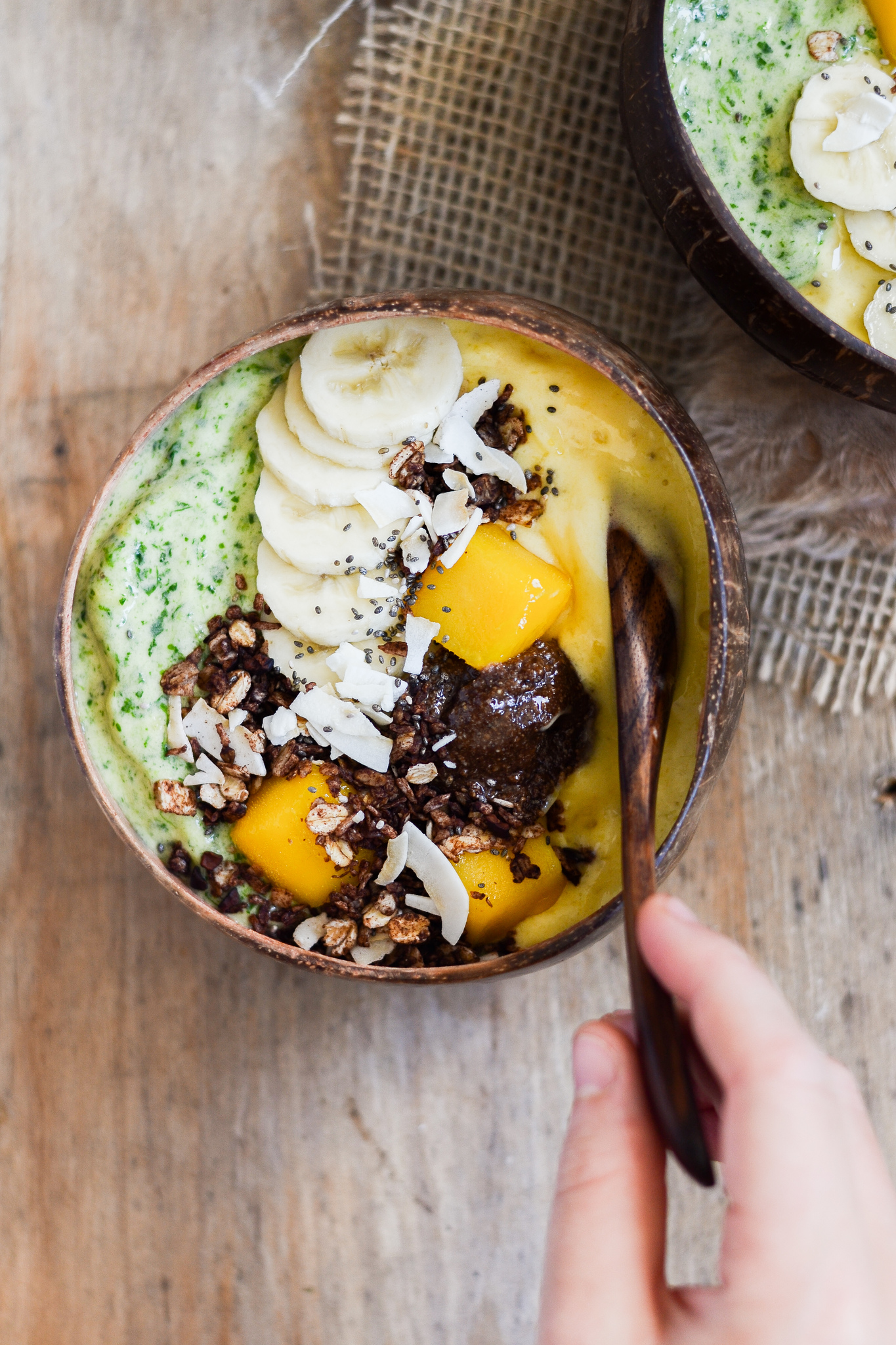 Mango smoothie bowl