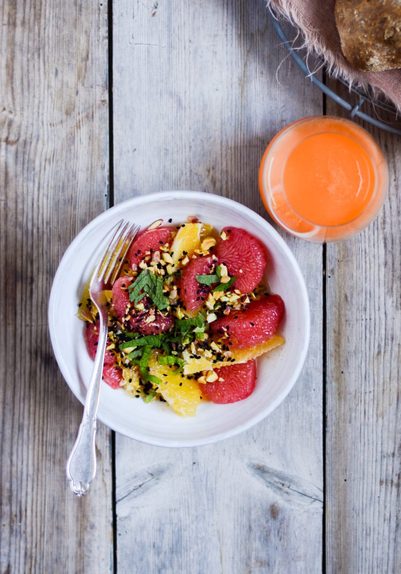 appelsinsalat-med-citronsirup-og-mynte-
