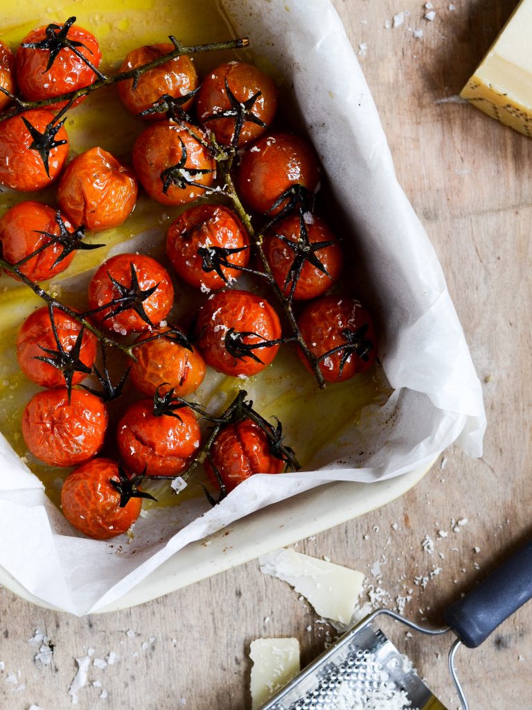bagte-tomater-med-parmesan-cherrytomater-foodstyling