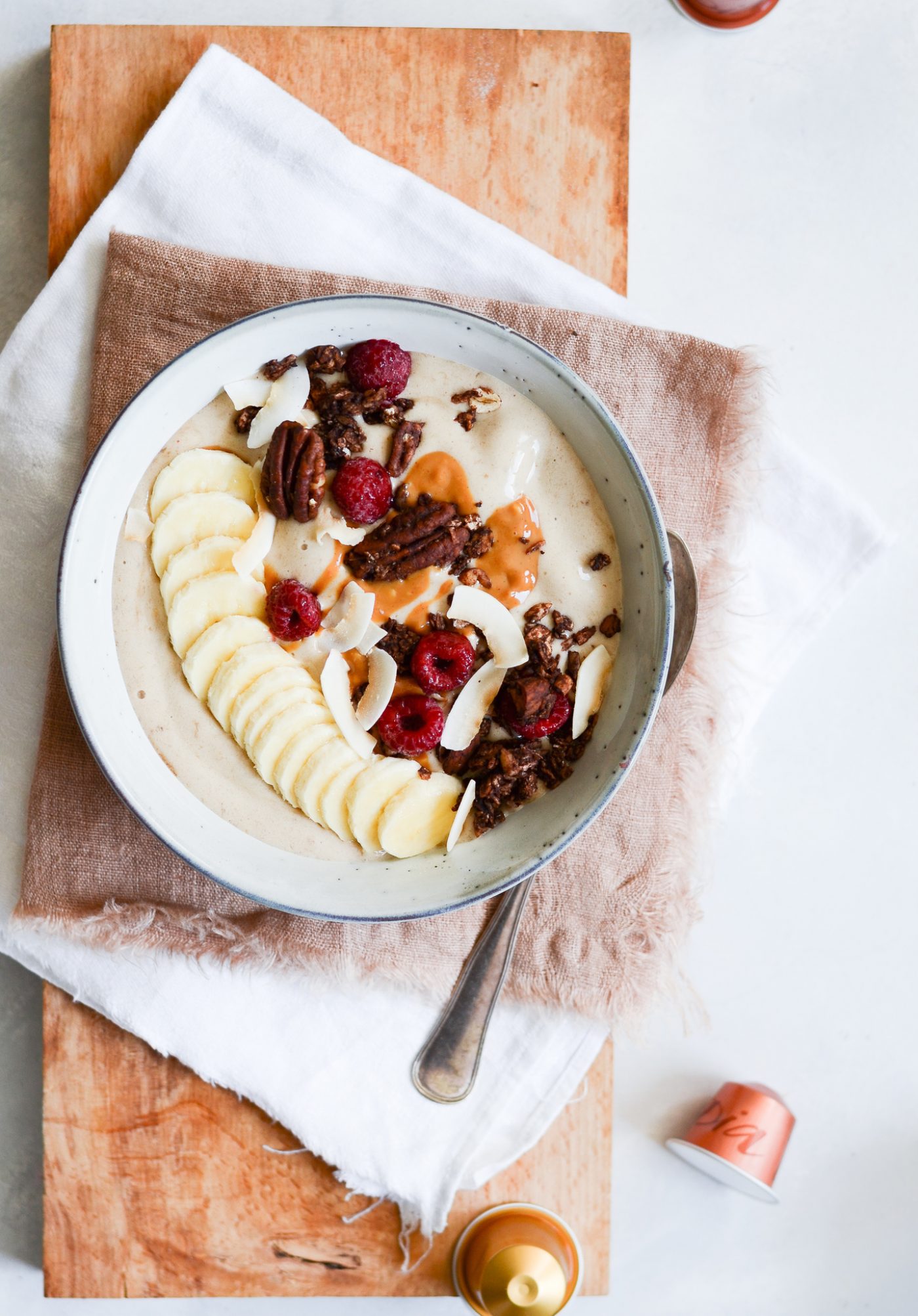 banansmoothie-med-peanutbutter-og-kaffe-opskrift-6