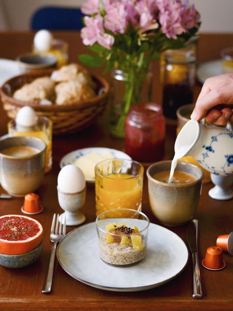 nespresso-breakfast-club-brunch-fødselsdag-koeleskabsgroed-med-kaffe-1-2