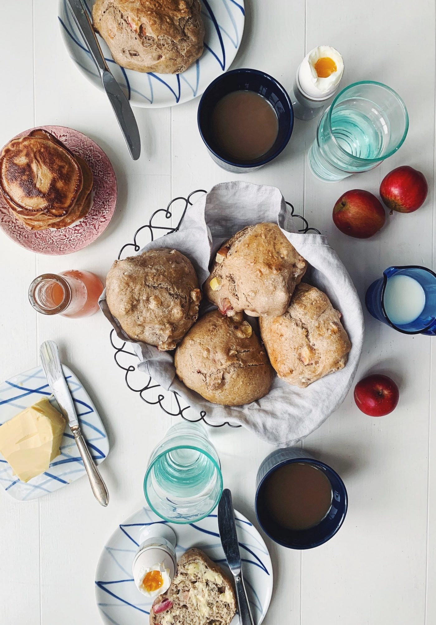 soendag-mogen-morgenbord-brunch-morgenmad-hygge-samsoe-sommerhus